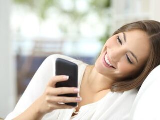 15 temas para hablar con una chica por mensaje de texto y hacer que se interese