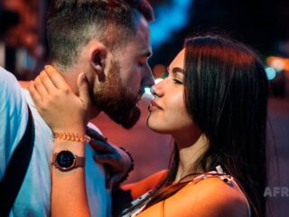 Qué Piensa un Chico Cuando te Besa